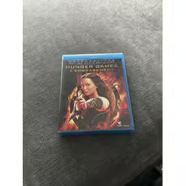 Hunger Games 2 : L'embrasement []